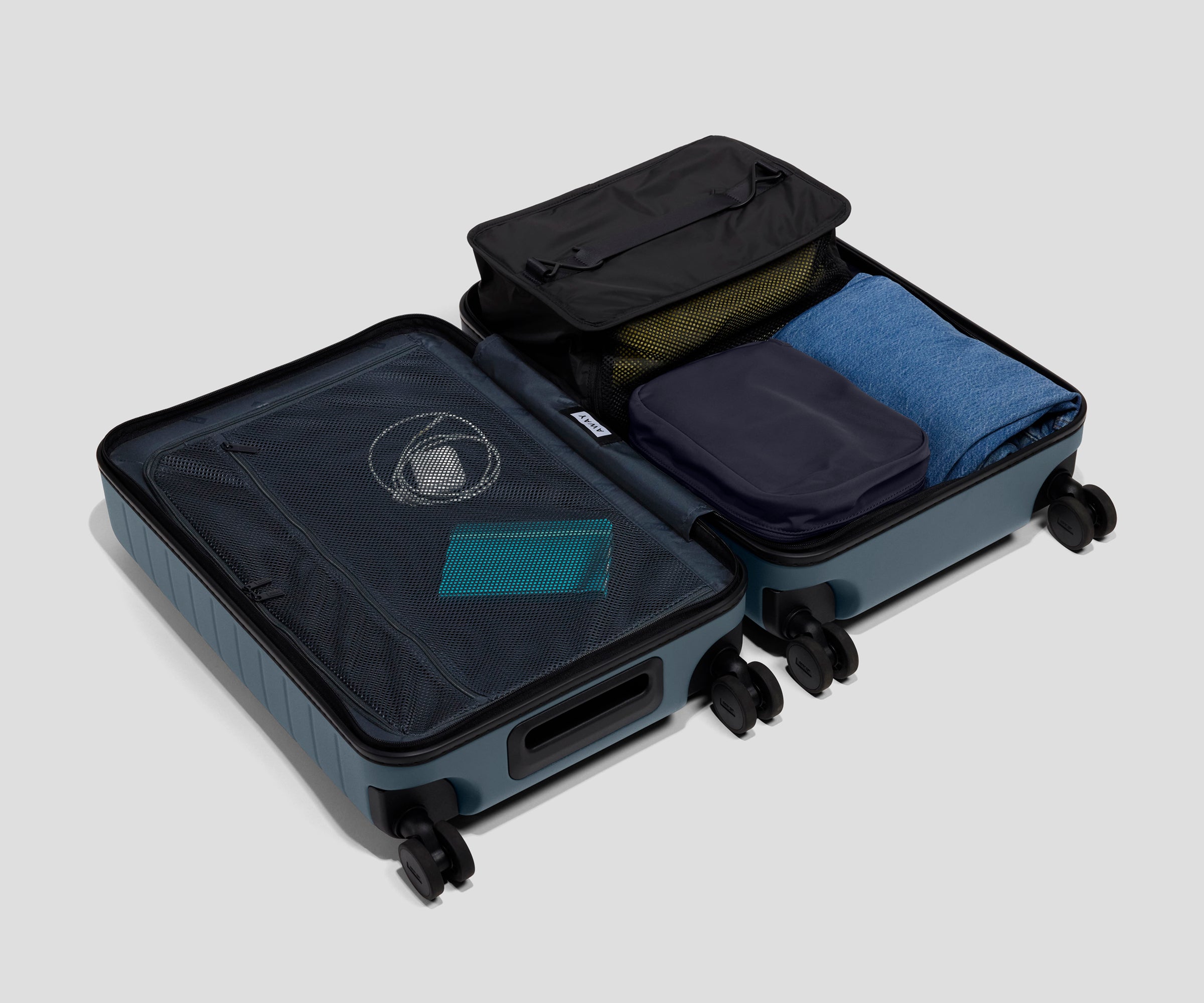 PDP_Closet_Carry-On_06.jpg