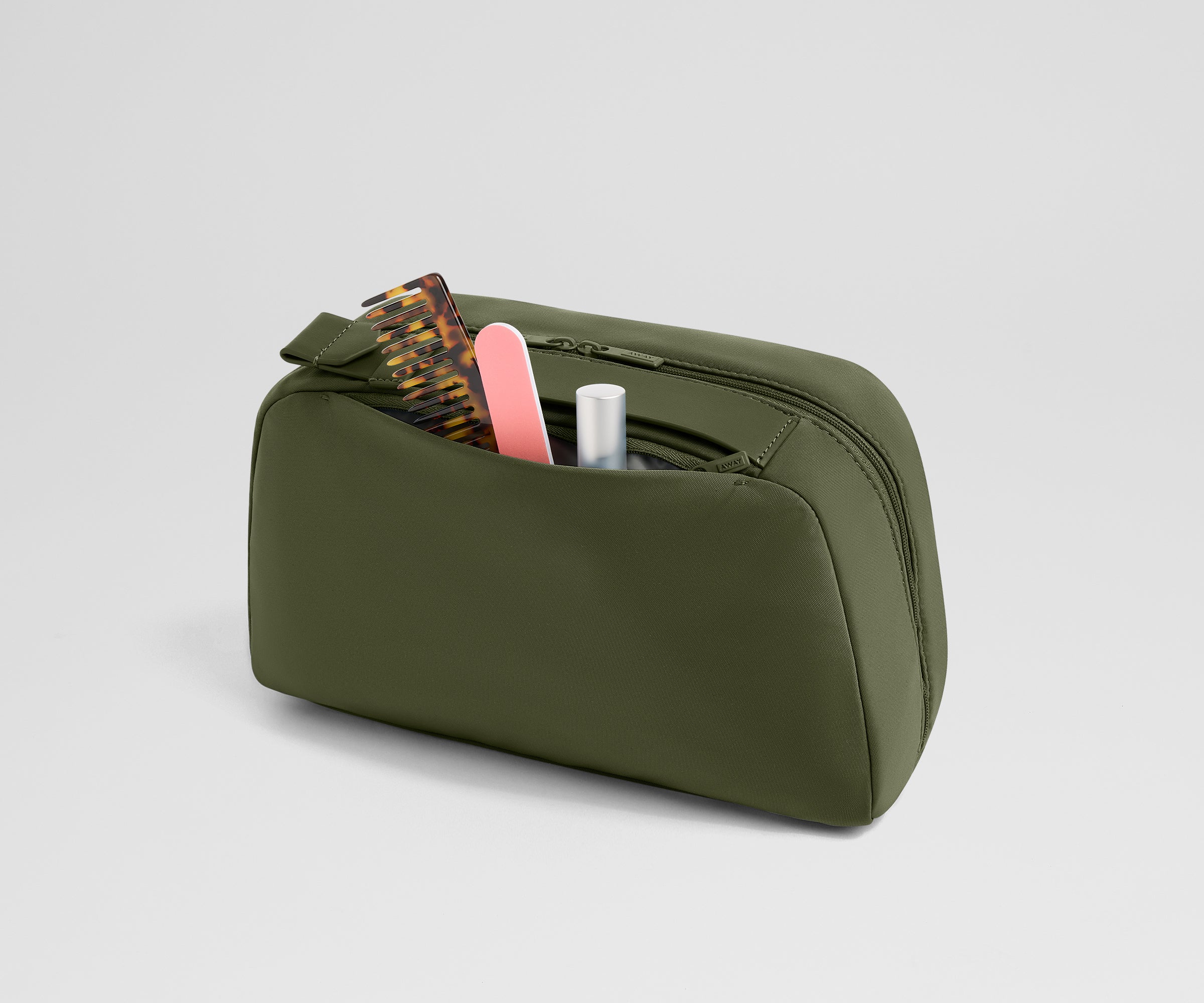 PDP_ToiletryBag_Large_Olive_05.jpg